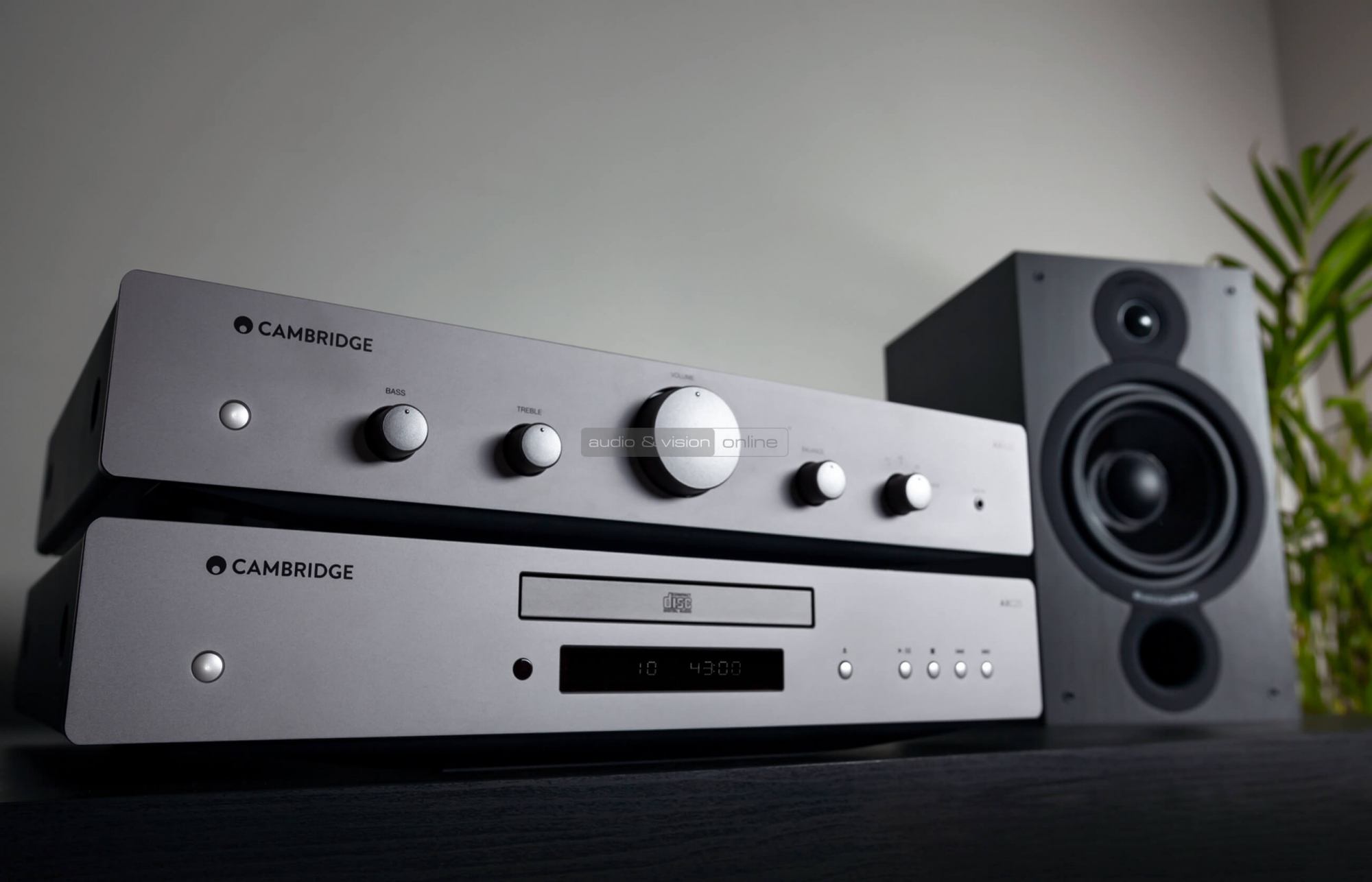 Cambridge Audio AXA25 sztereó erősítő és AXC25 CD-lejátszó